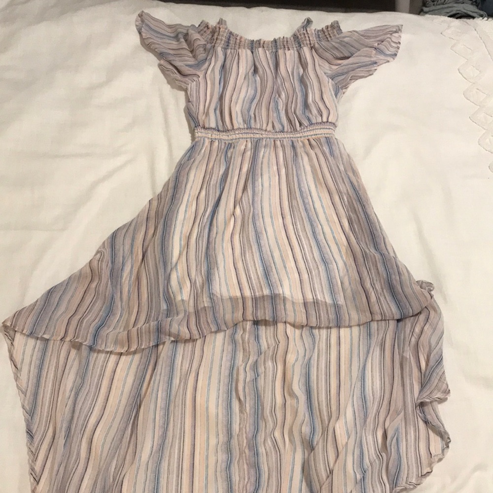 super pretty off the shoulder flowy dress